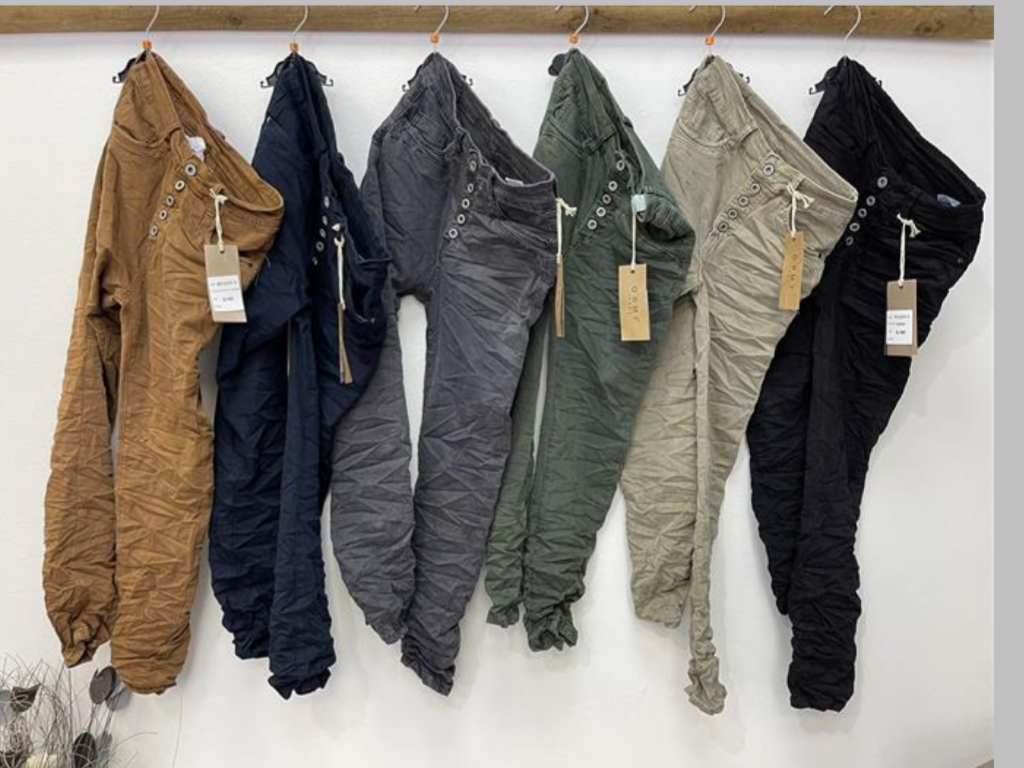 Durchgeknöpfte Jeans,  verschiedene Farben S, M, L, XL